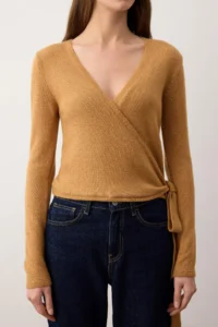 TRENDYOLMİLLA Camel Soft textured Short/Crop Double breasted Baglama Knitwear Sweater - Image 3