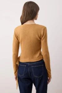 TRENDYOLMİLLA Camel Soft textured Short/Crop Double breasted Baglama Knitwear Sweater - Image 4