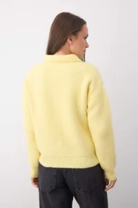 TRENDYOLMİLLA Wardrobe Essentials Yellow Woolly Basic Wide Pattern Special Thread Knitwear Sweater | - Image 4