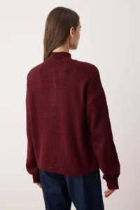 TRENDYOLMİLLA Burgundy Wardrobe Essentials Soft textured Wide Pattern Knitwear Sweater - Image 4