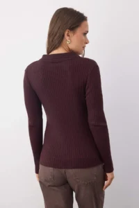 TRENDYOLMİLLA Wardrobe Essentials Brown Premium YarnPolo Collar Ribbed Knitwear Sweater | - Image 4