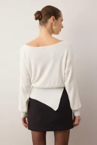 TRENDYOLMİLLA Ecru Mercerized Look Boat Neck Slit Detailed Knitwear Sweater - Image 4