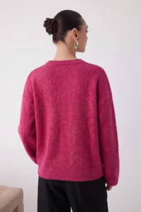 TRENDYOLMİLLA Wardrobe Essenstials Fuchsia Soft textured Wide Pattern Basic Knitwear Sweater - Image 5