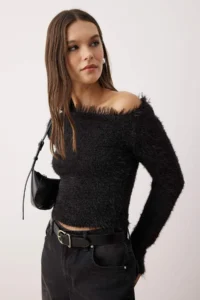 TRENDYOLMİLLA Black Crop/Short Hairy/Beard Thread Knitwear Sweater - Image 5