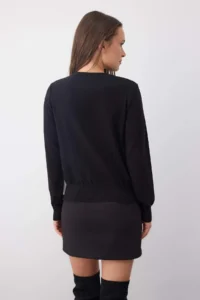 TRENDYOLMİLLA Wardrobe Essentials Black Premium Thread Basic Knitwear Sweater | - Image 4