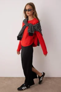 TRENDYOLMİLLA Red Wide Pattern Soft textured Button Detailed Knitwear Sweater - Image 2