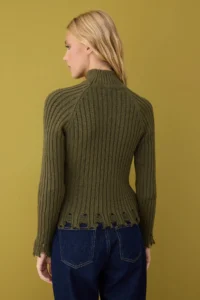 TRENDYOLMİLLA Khaki Short/Crop Skirt Detailed Knitwear Sweater - Image 4