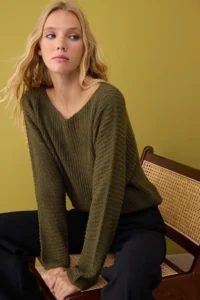 TRENDYOLMİLLA Khaki Wide Pattern Basic Boat Neck Knitwear Sweater
