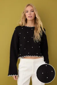 TRENDYOLMİLLA Black Wide Pattern Short/Crop Pearl Detailed Knitwear Sweater