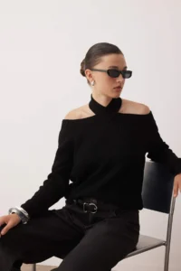 TRENDYOLMİLLA Black Collar Detailed Crop/Short Knitwear Sweater