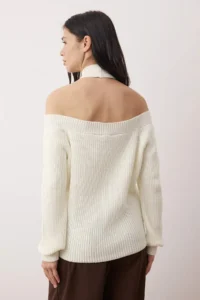 TRENDYOLMİLLA Bonnet Collar Detailed Crop/Short Knitwear Sweater - Image 4