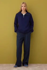 TRENDYOLMİLLA Non-body Selecting NAVY BLUE Wide Pattern Zippered Knitwear Sweater - Image 3