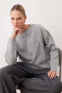TRENDYOLMİLLA Light Gray Soft textured flower patterned Knitwear Sweater