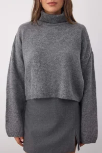 TRENDYOLMİLLA Wardrobe Essentials Anthracite Wide Pattern Soft textured Crop/Short Knitwear Sweater | - Image 3