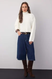 TRENDYOLMİLLA Wardrobe Essentials Ecru Wide Pattern Soft textured Crop/Short Knitwear Sweater - Image 2