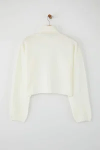 TRENDYOLMİLLA Wardrobe Essentials Ecru Wide Pattern Soft textured Crop/Short Knitwear Sweater - Image 6