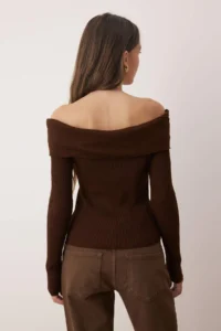 TRENDYOLMİLLA Brown Accessory Detailed Carmen Collar Thin Knitwear Sweater - Image 4