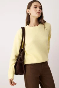 TRENDYOLMİLLA Wardrobe Essentials Yellow Wool Blended Shaggy Premium Thread Wide Pattern Knitwear Sweater |