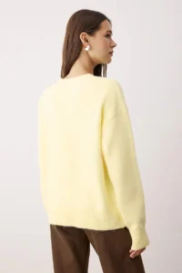 TRENDYOLMİLLA Wardrobe Essentials Yellow Wool Blended Shaggy Premium Thread Wide Pattern Knitwear Sweater | - Image 4