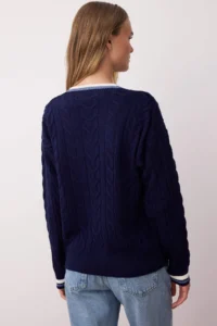 TRENDYOLMİLLA NAVY BLUE Braided College Themed Knitwear Sweater - Image 4