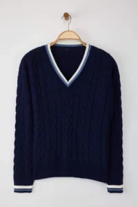 TRENDYOLMİLLA NAVY BLUE Braided College Themed Knitwear Sweater - Image 5