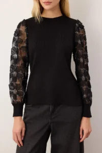TRENDYOLMİLLA Black Tulle Garnili Sleeve Detailed Knitwear Sweater - Image 3