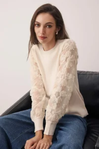 TRENDYOLMİLLA Ecru Tulle Garnili Sleeve Detailed Knitwear Sweater