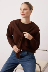 TRENDYOLMİLLA Brown Soft textured Wide Pattern Shawl Knitwear Sweater