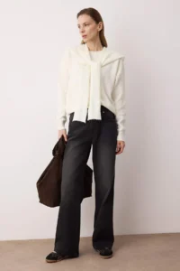 TRENDYOLMİLLA Ecru Soft textured Wide Pattern Shawl Knitwear Sweater