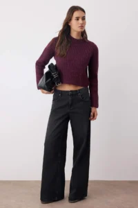 TRENDYOLMİLLA Plum Crop Soft textured Crop/Short Knitwear Sweater - Image 2