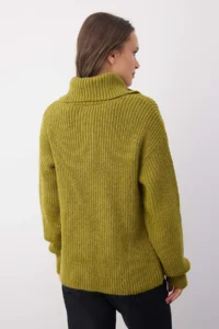 TRENDYOLMİLLA Wardrobe Essentials Oil Green Soft textured Knitwear Sweater | - Image 4