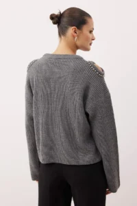 TRENDYOLMİLLA Anthracite Omuz Cut Out/Pencere Detailed Pearl embroidered Knitwear Sweater - Image 4