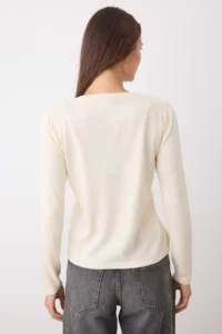 TRENDYOLMİLLA Ecru-Black Crew Neck 2 Sets Paket Knitwear Sweater - Image 4
