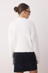 TRENDYOLMİLLA Ecru Sakal/soft yarn Crop/Short Knitwear Sweater - Image 4