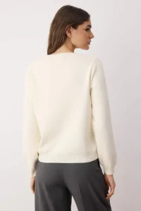 TRENDYOLMİLLA Ecru Heart Cut Out/Pencere Detailed Knitwear Sweater - Image 4