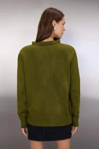 TRENDYOLMİLLA Khaki Collar Detailed Soft textured Knitwear Sweater - Image 4