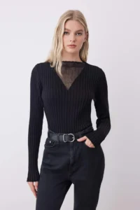 TRENDYOLMİLLA Black Transparan Detailed Knitwear Sweater