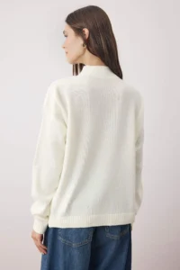 TRENDYOLMİLLA Black-Ecru Basic 2 Sets Paket Knitwear Sweater - Image 4