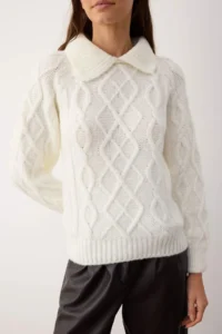 TRENDYOLMİLLA Ecru Soft textured Knitting Patterned Knitwear Sweater - Image 3