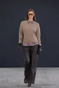 TRENDYOLMİLLA Trendyol Studio Brown Cashmere Blended Crew Neck Knitwear Sweater - Image 3