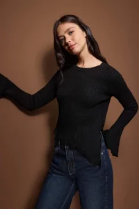 TRENDYOLMİLLA Black Skirt Tip and Sleeve Detailed Crew Neck Knitwear Sweater