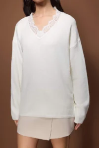 TRENDYOLMİLLA Ecru Soft textured V-neck Lace Knitwear Sweater - Image 3