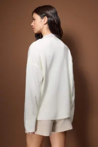 TRENDYOLMİLLA Ecru Soft textured V-neck Lace Knitwear Sweater - Image 4