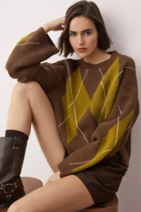 TRENDYOLMİLLA Brown Soft textured Baklava Patterned Knitwear Sweater - Image 2