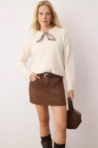 TRENDYOLMİLLA Ecru Shawl and Hair Clip Detailed Soft textured Knitwear Sweater - Image 2