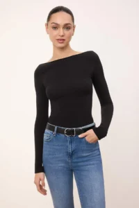 TRENDYOLMİLLA Wardrobe Essentials Black Soft textured Boat Neck Knitwear Sweater - Image 2