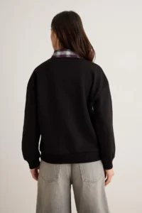 TRENDYOLMİLLA Black Weaving Garni Detailed Oversized Pattern Polo Shirt Collar Thick Fleece Knitting Sweatshirt - Image 4