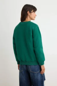 TRENDYOLMİLLA dark Green Slogan Printed Crew Neck relaxed Knitting Sweatshirt - Image 4