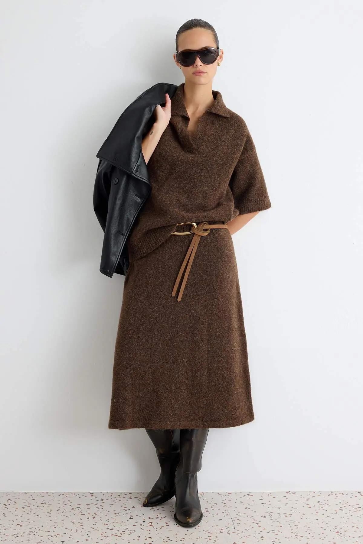 TWOAW27AU00002-BROWN_1