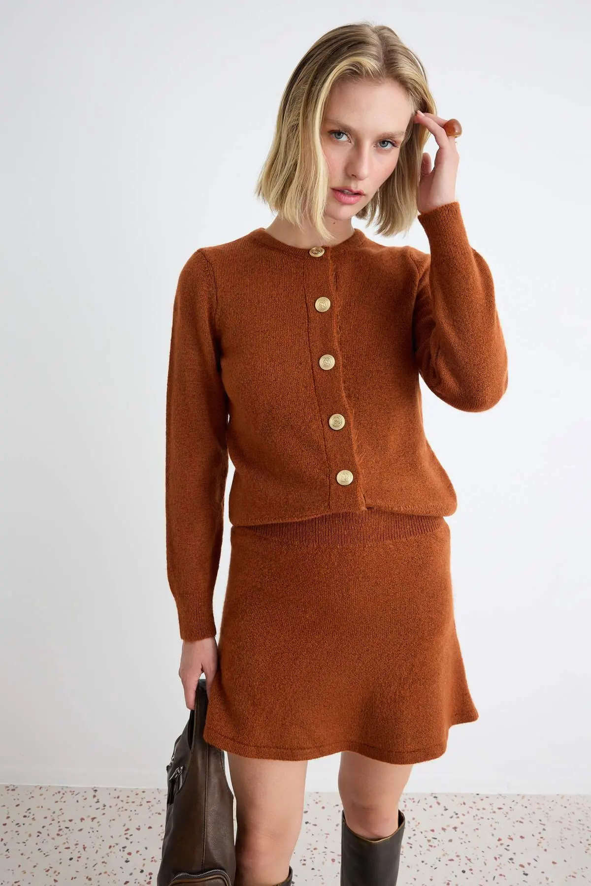 TWOAW27AU00006-TAN_1